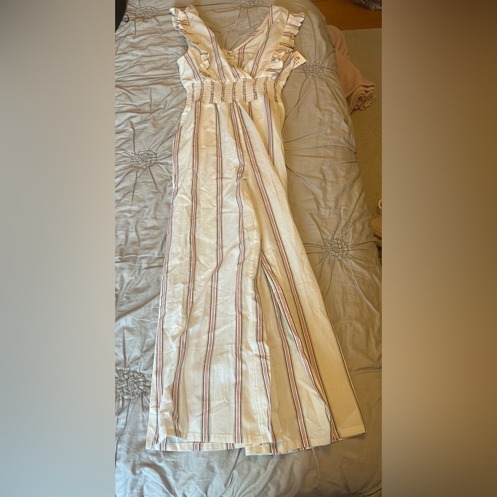 NWT Billabong women’s size small jumpsuit